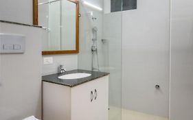 Daffodils Luxury Airport Suites