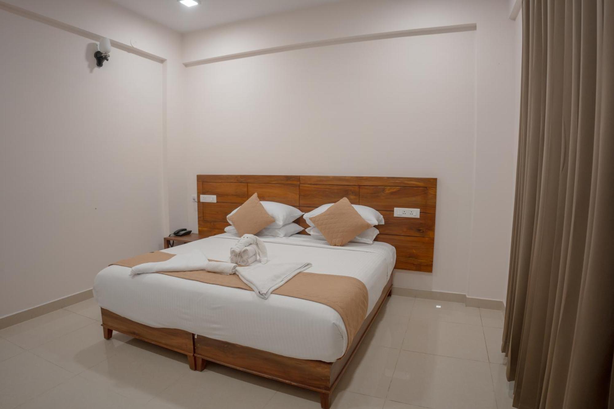 Daffodils Luxury Airport Suites Kochi Exterior photo