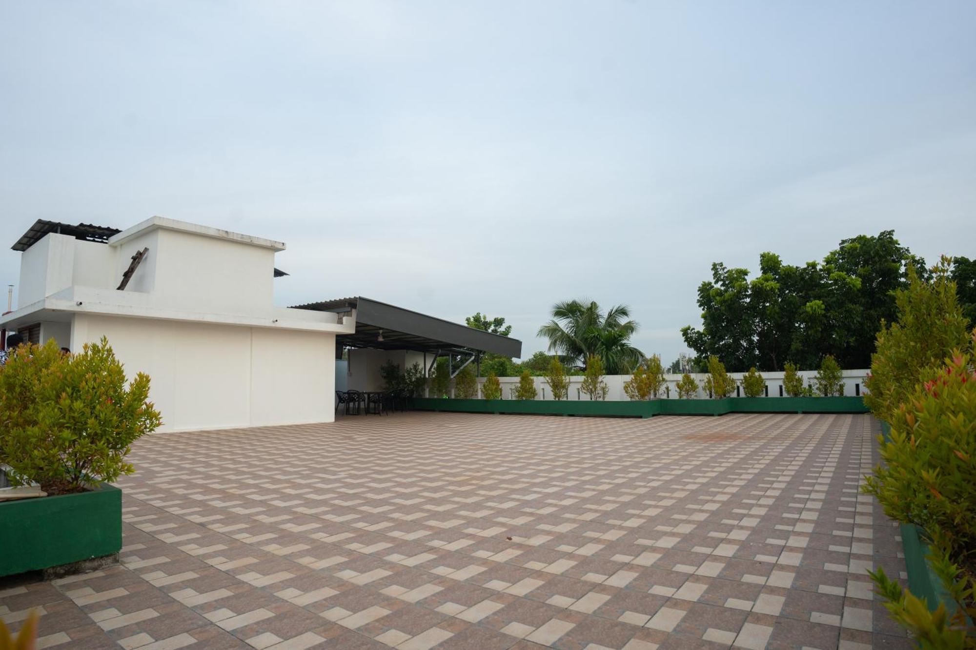 Daffodils Luxury Airport Suites Kochi Exterior photo