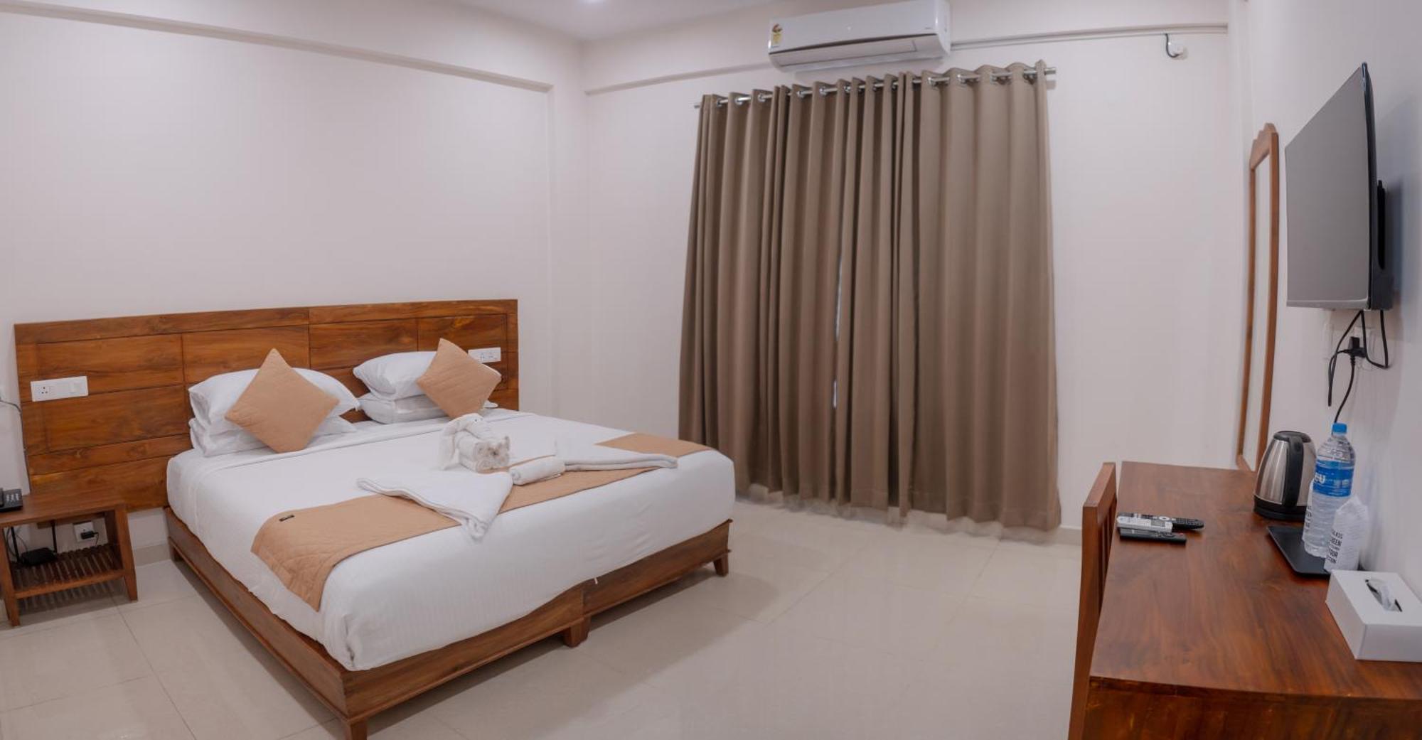 Daffodils Luxury Airport Suites Kochi Exterior photo